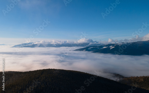 Fototapeta Naklejka Na Ścianę i Meble -  landscape view of winter carpathian mountains