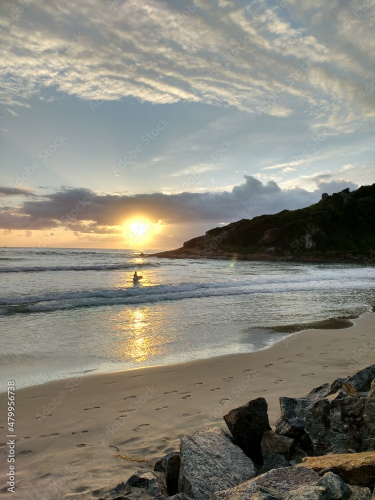 Surfista no mar 