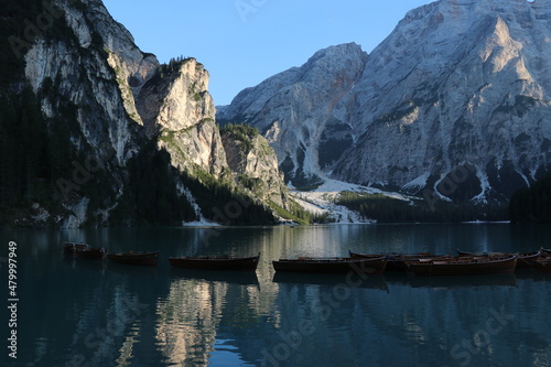 Fanes-Senes-Braies's lake ("Süd Tyrol", Italie) with small boats on a beautiful summer day