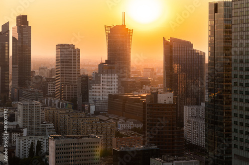 Nowoczesne wieżowce w Warszawie podczas zachodu słońca, Polska
 #480000792