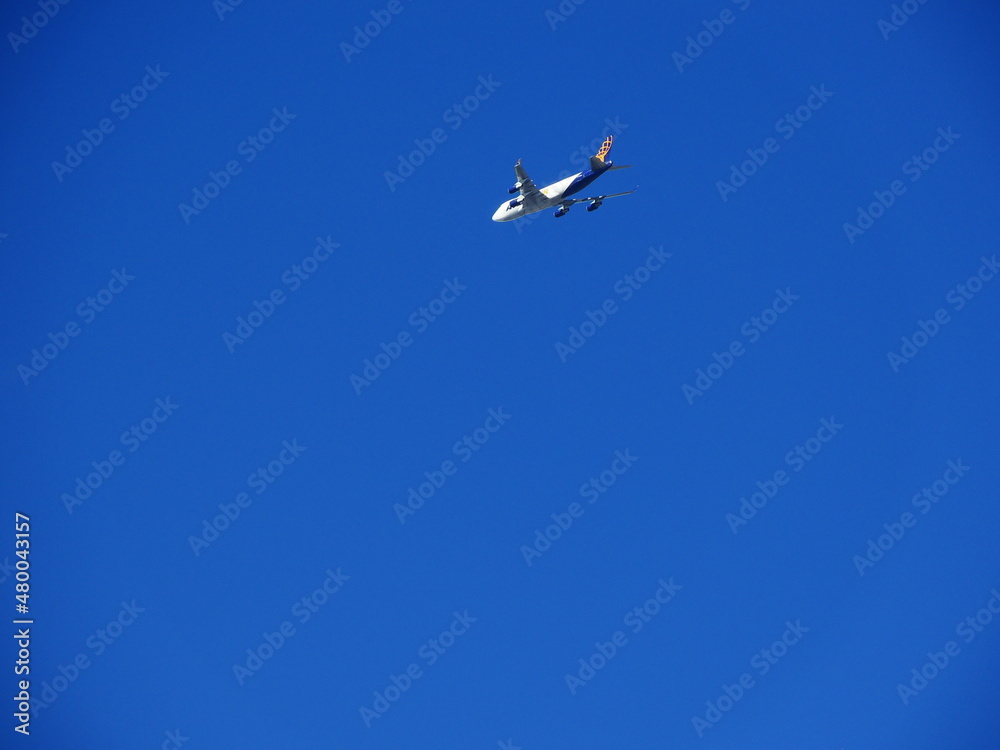 avion volando avion volando