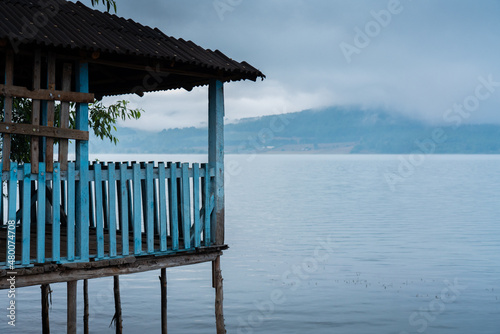 Casa junto a lago