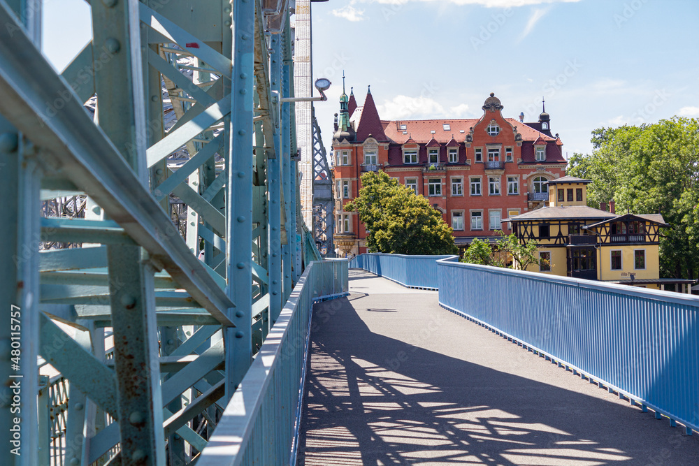 Ein Wahrzeichen in Dresden. Die Brücke das Blaue Wunder.