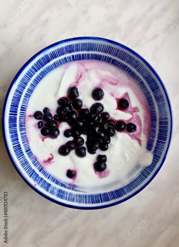 yogurt with berries