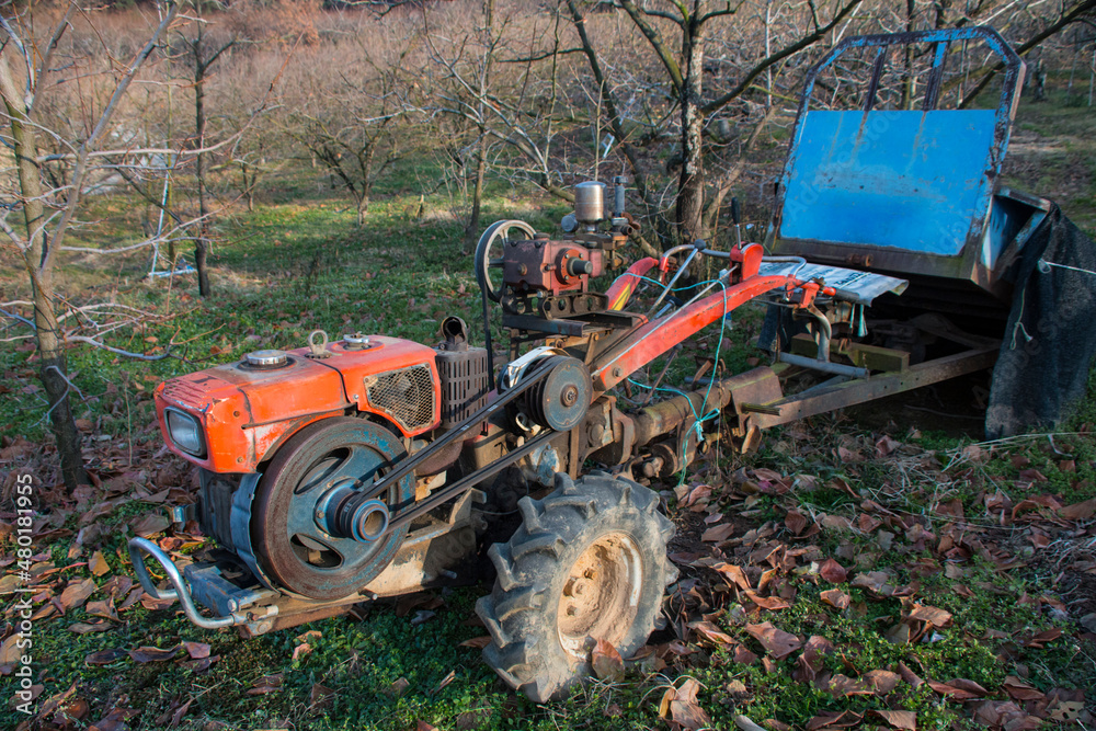 Fototapeta premium 경운기