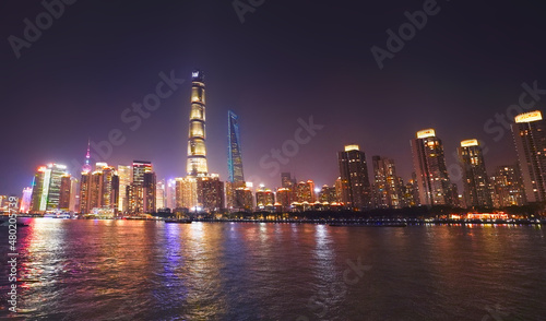 Fototapeta Naklejka Na Ścianę i Meble -  Night view of buildings in Lujiazui, Huangpu River, Shanghai