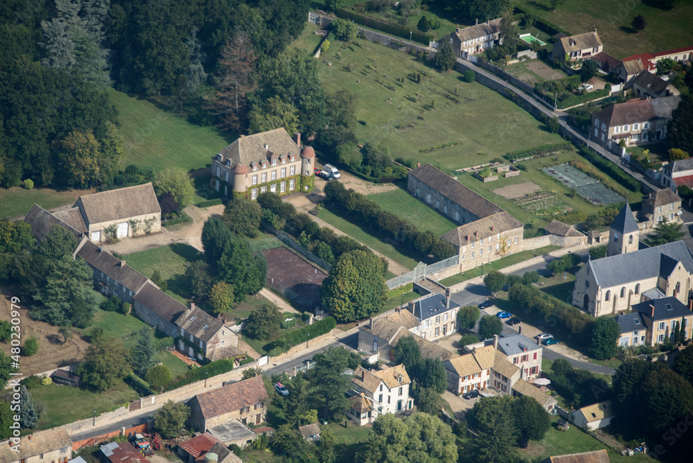 vue aérienne du château de Tilly dans les Yvelines en France