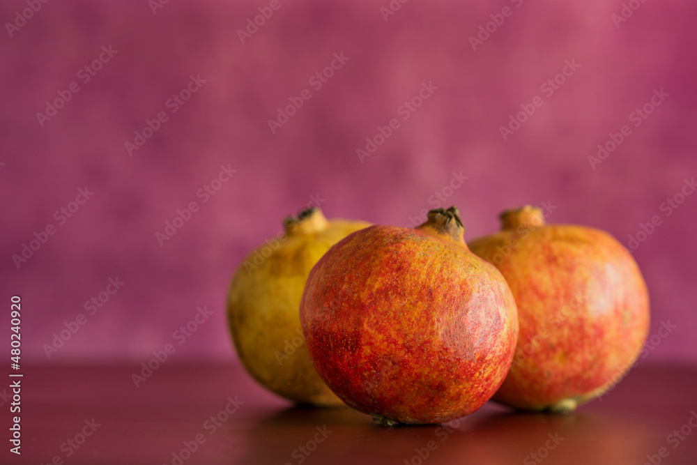 Pomegranates are native to the region from Iran to the Himalayas, it has been cultivated since ancient times throughout the Mediterranean basin, these three are ready to put your teeth in. Pomegranates are native to the region from Iran to the Himalayas, it has been cultivated since ancient times throughout the Mediterranean basin, these three are ready to put your teeth in.