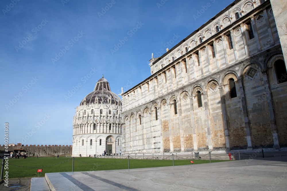Obraz premium Pisa, Cattedrale in piazza del Duomo e battistero. Italia