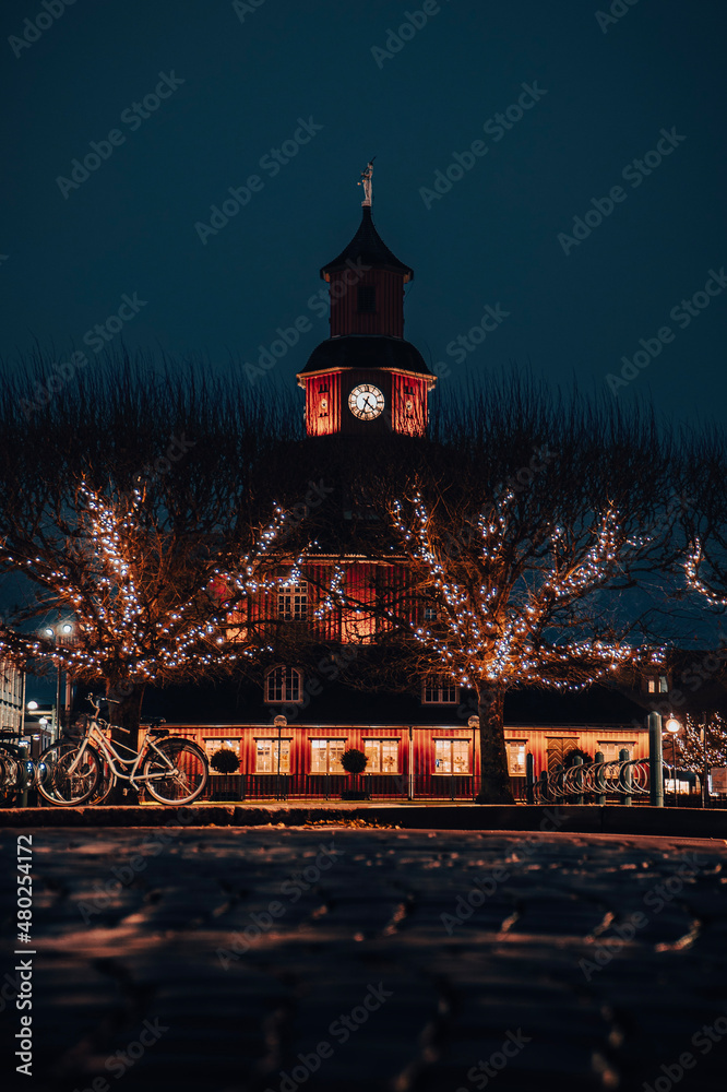 Fototapeta premium church in the night with christmas lights