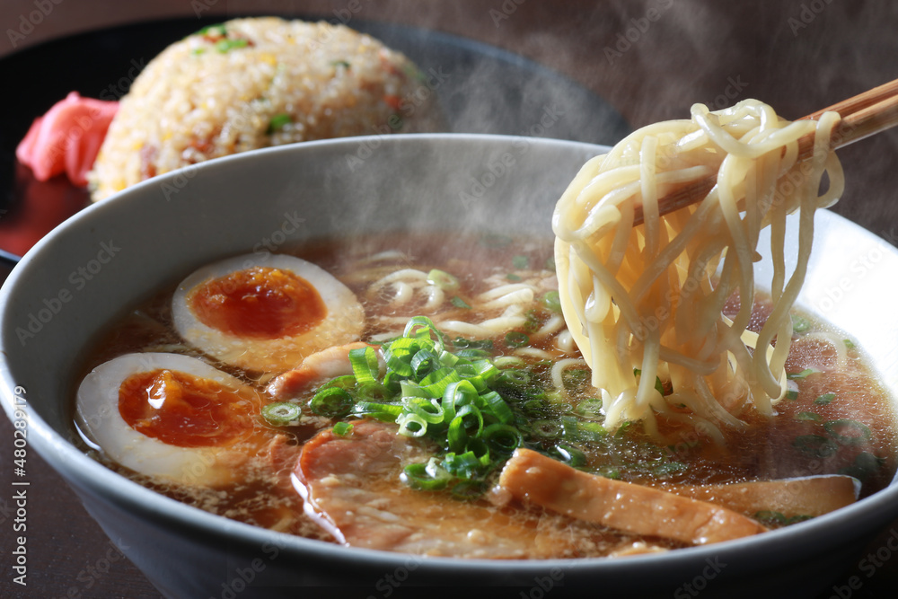湯気の上がるシズル感のあるラーメン Stock Photo Adobe Stock