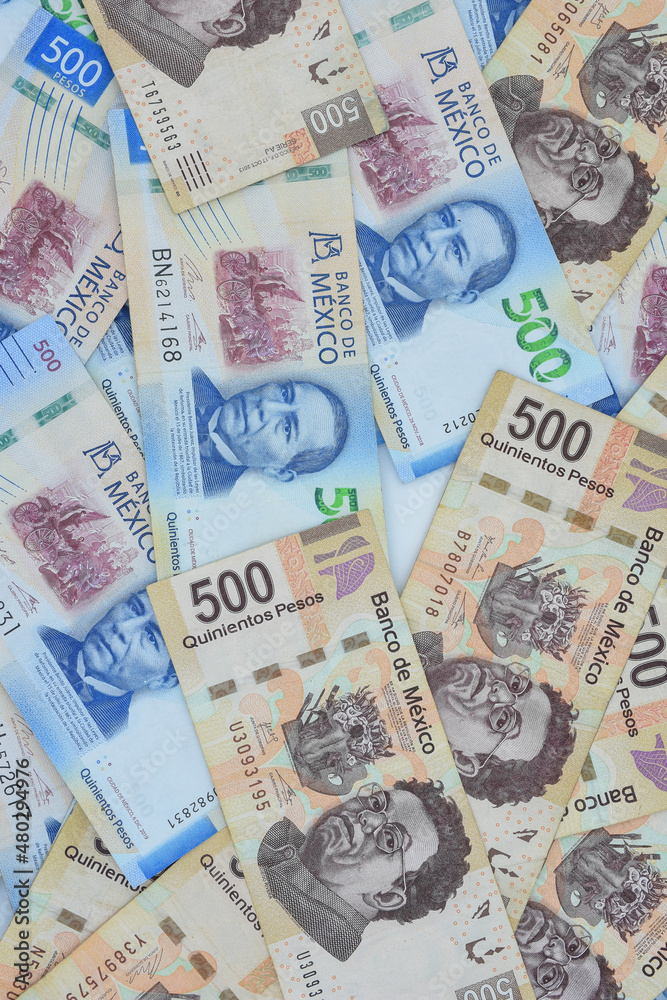 Fototapeta premium New and old design of Mexican five hundred Pesos