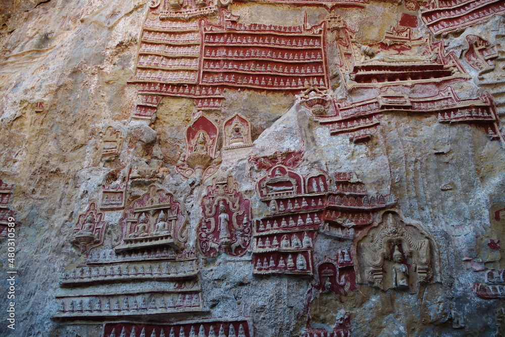ミャンマー　パアンのコーグン洞窟寺院