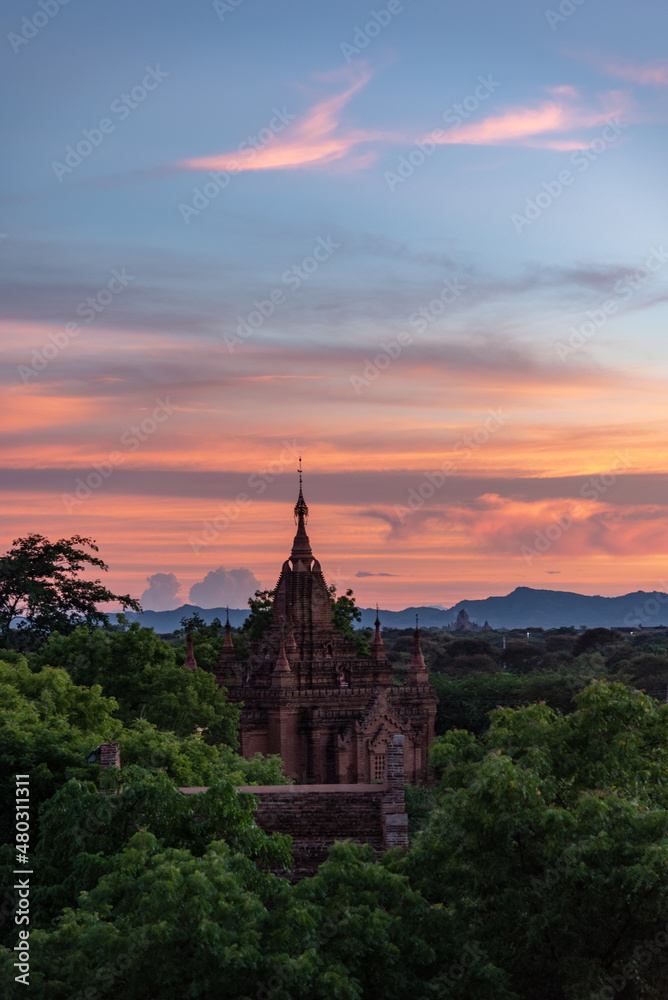 Fototapeta premium 유적지의 일몰
