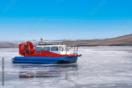 Foto Hovercraft - Khivus on Lake Baikal