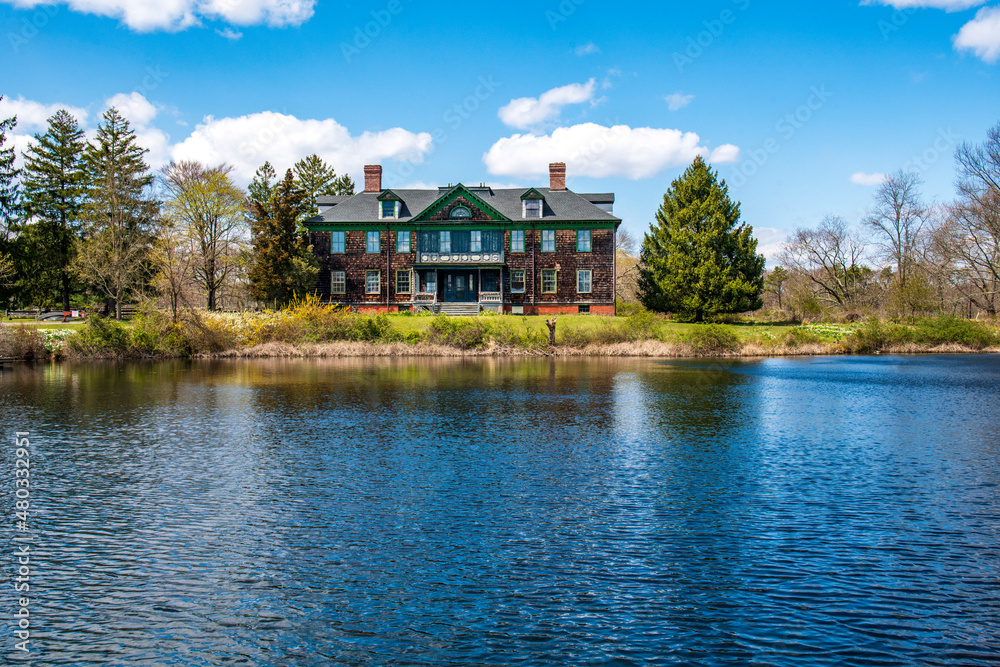 Fototapeta premium house on the lake