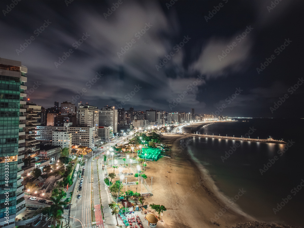 Fototapeta premium Foto noturna/beira mar/Fortaleza