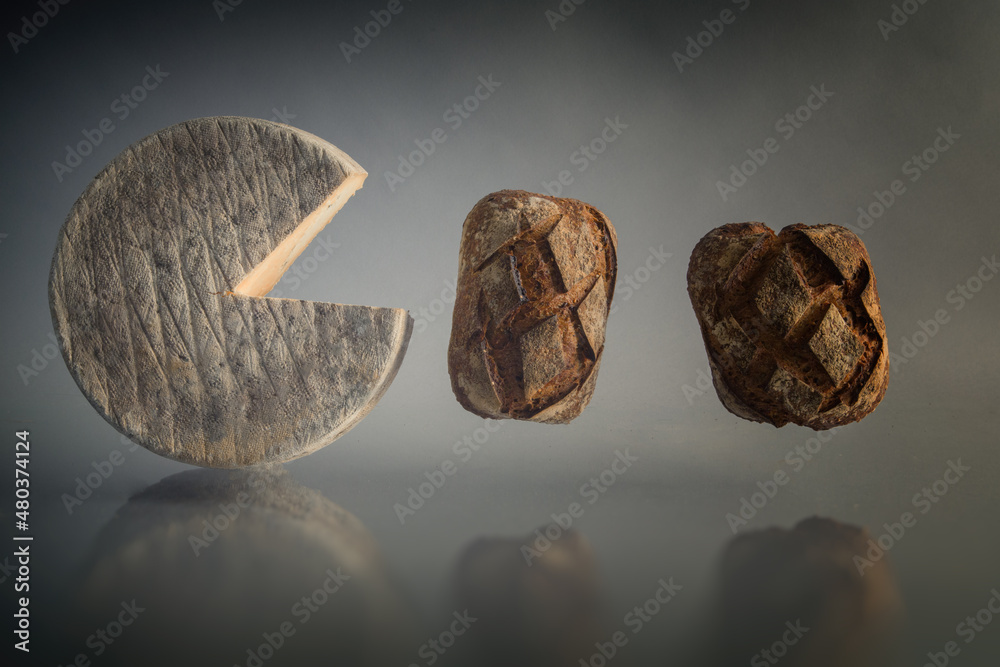 Naklejka premium cheese 7 and bread