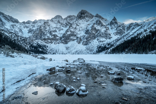 Obraz na płótnie Morskie Oko zimą. w salonie