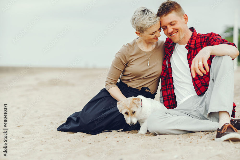 Fototapeta premium happy couple on a beach