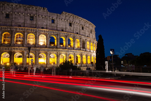 Tela Night view of the famous Colosseum (Flavian Amphitheatre) in Rome, Italy