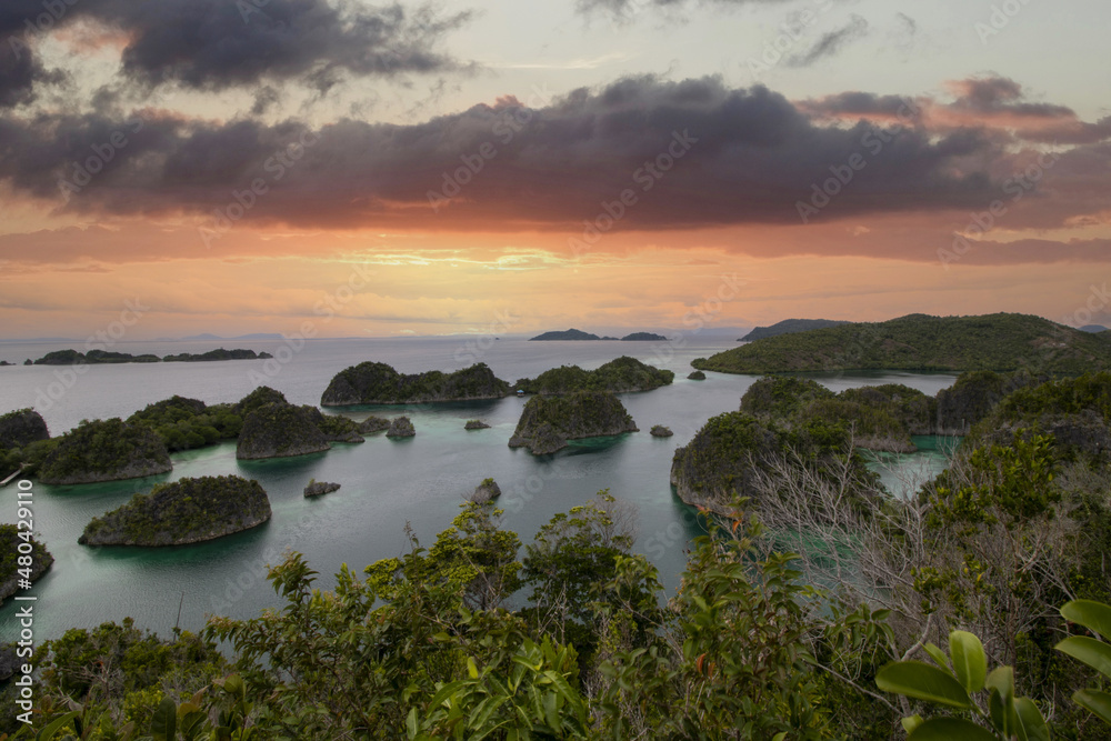 amazing tropical seascape from piaynemo view point