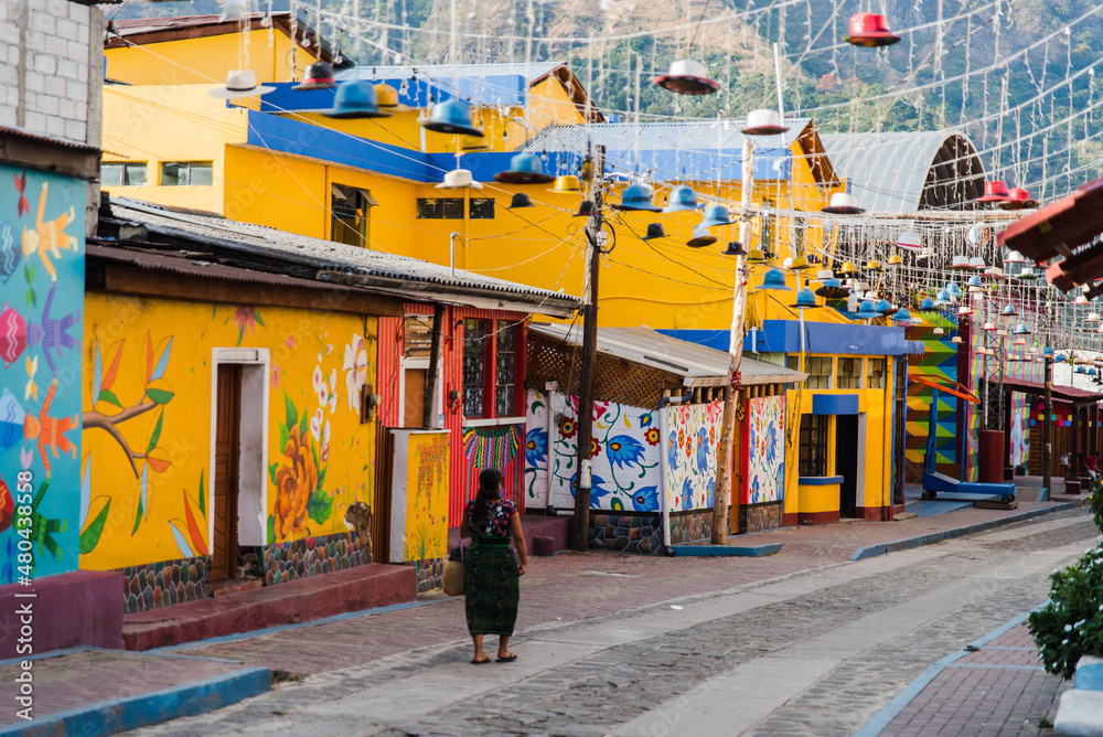 Naklejka premium Colorful streets of San Juan La Laguna at Lake Atitlan, Guatemala. 
