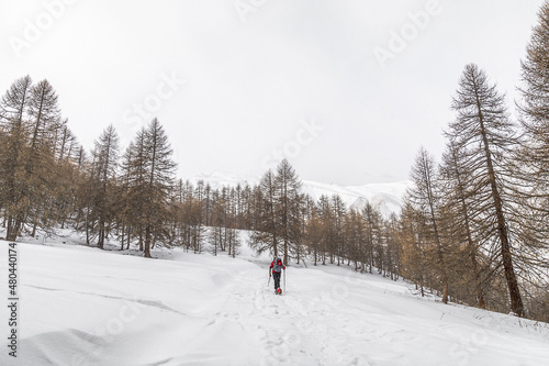  Il piccolo borgo di Ferrere  raggiungibile soltanto a piedi durante la stagione invernale. Valle Stura - Provincia di Cuneo- Piemonte 