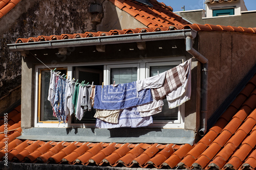 washing drying from a washing line