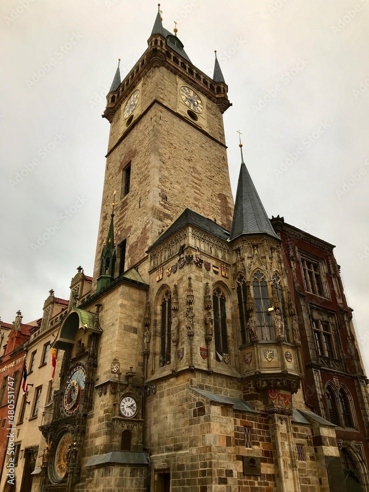 Prager Rathaus mit Rathausuhr in Prag / Praha Altstadt (Tschechien)