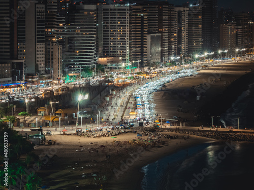 Beira mar noturna em Fortaleza