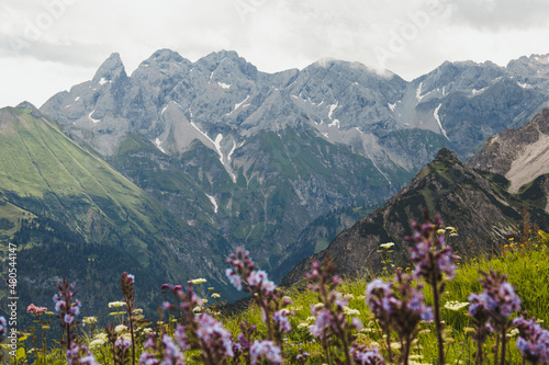 Berglandschaft in den Alpen Bergen mit Wolken  © Dominic Wunderlich