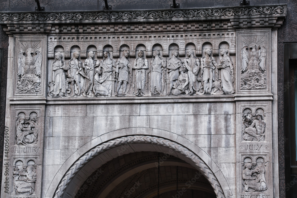 Obraz premium Decorations on a building in New York City