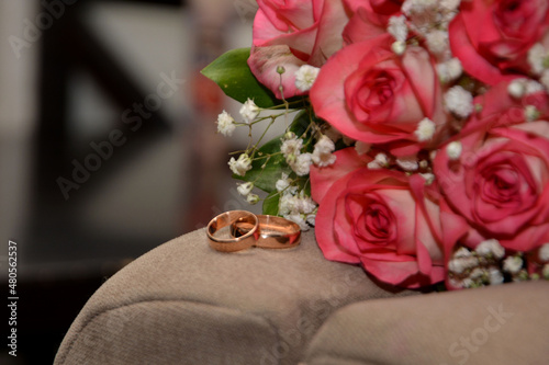 wedding rings and roses