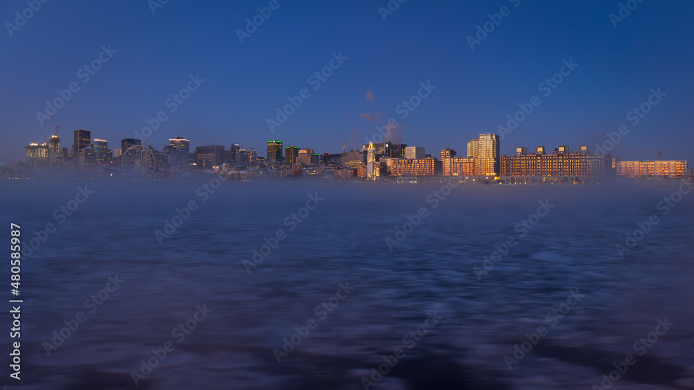 Morning of - 25 Celsius for the metropolis, the St. Lawrence River produces mist because it is so cold
