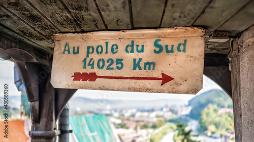 Obraz na plátně The South Pole direction and distance french sign
