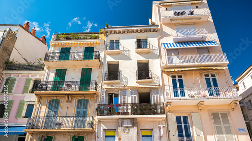 Fototapeta Naklejka Na Ścianę i Meble -  Residential buildings in Cannes, France