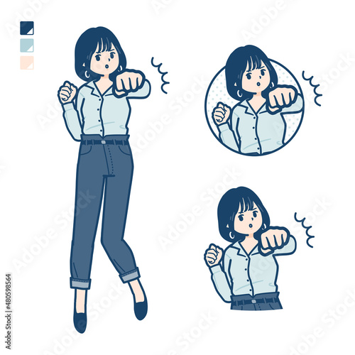 オープンカラーシャツを着た若い女性が正面にパンチしているイラスト