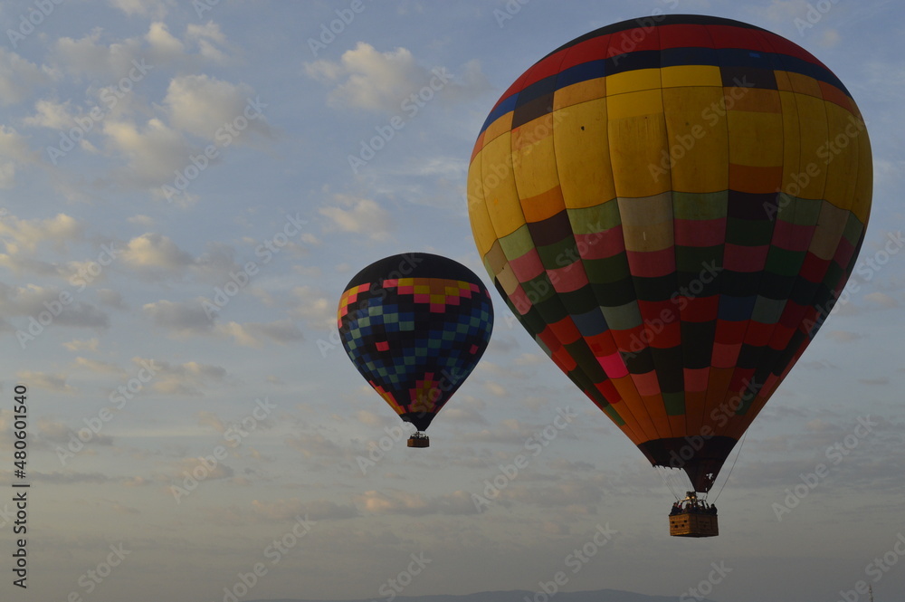 Fototapeta premium Balões coloridos no ar