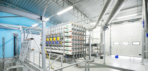 Tableau sur toile Reverse osmosis industrial city water treatment station