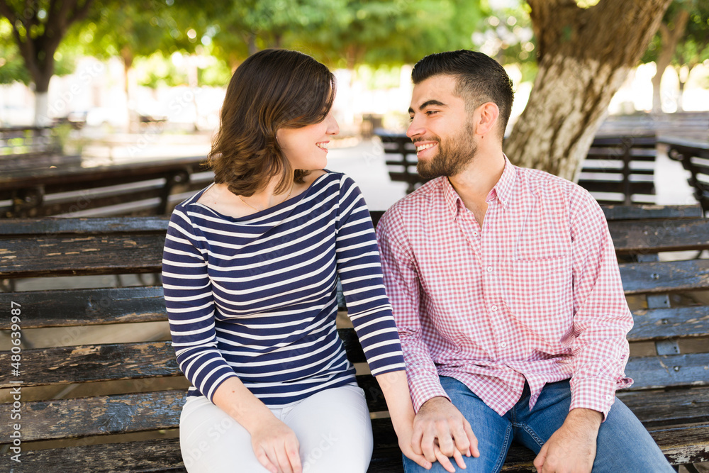 Obraz premium Loving boyfriend and girlfriend