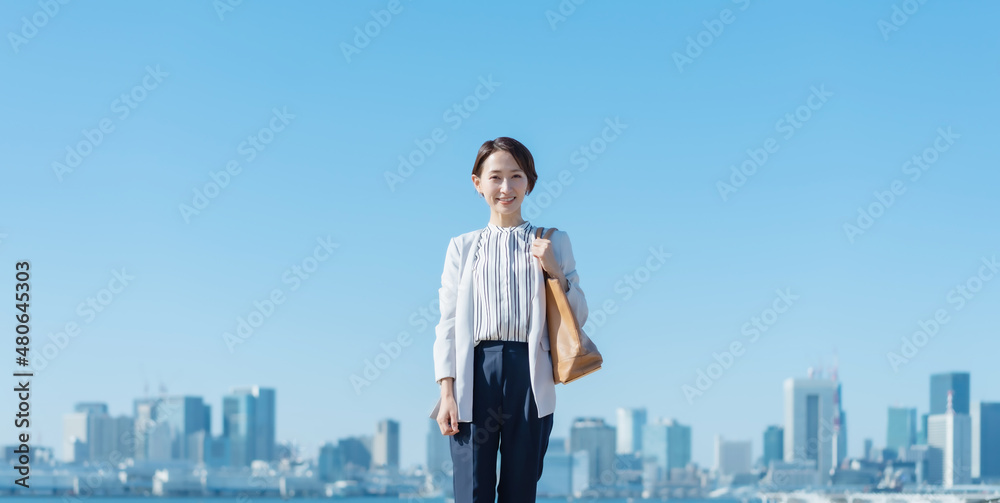 ビジネス・女性・青空