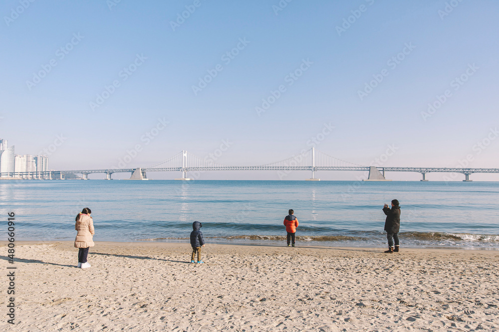 beach, people on the beach, sea, ocean, family, family vacation, vacation, vacation, bridge, korea