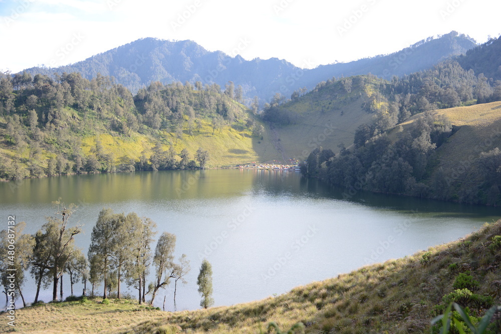 Fototapeta premium ranu kumbolo, mount semeru, east java, indonesia