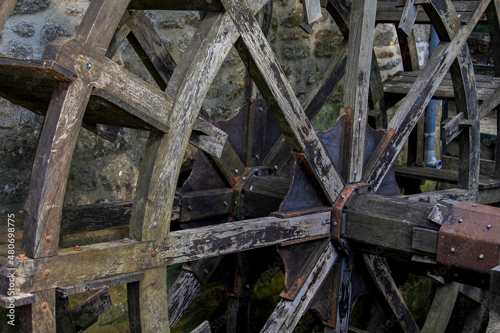 Roue à aubes du Moulin de Trotté en Mayenne