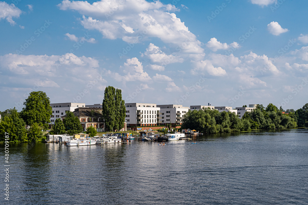 Fototapeta premium Wohnen am Wasser