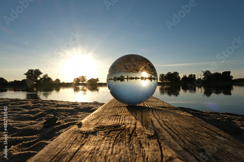 Glasskugel am Wasser - Lensball at Water Beach