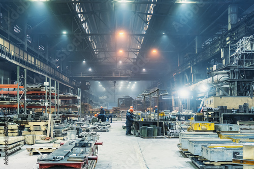 Fotografía Interior of metalworking factory workshop hangar