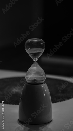 Reloj De Arena, hourglass, time, sand, clock, glass, timer, countdown, hour, deadline, sandglass, concept, passing, minute, watch, past, antique, instrument, object, flow, future, business, measuremen photo