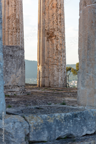 Ruiny starożytnej greckiej świątyni poświęconej bogini Afai, Grecja, Aegina